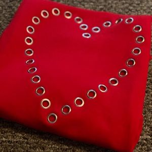 Red heart sweater. ❤️